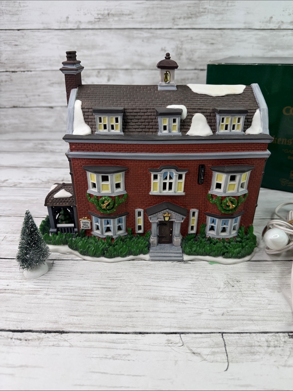 Dept 56 Heritage Charles Dickens Village Series GADS HILL PLACE 6th Edition 1997